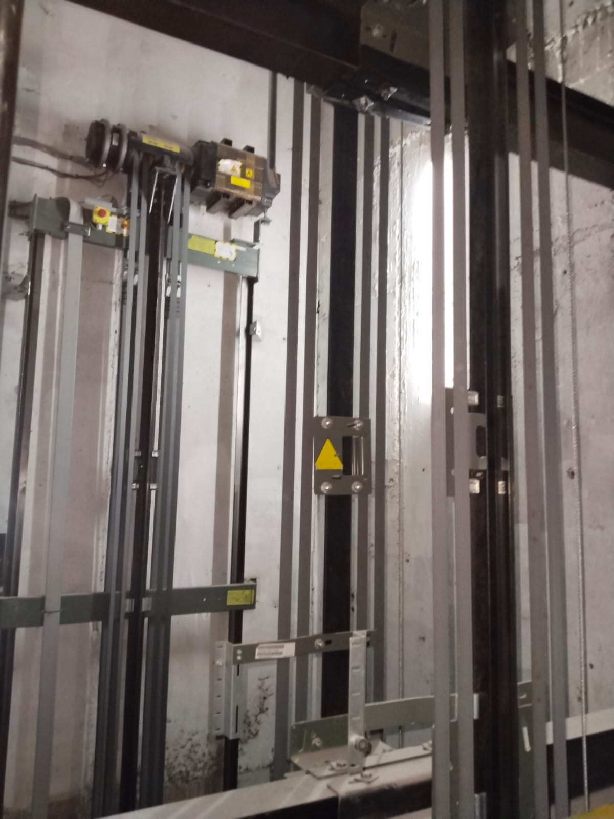 Lift shaft rails and guide equipment for installation work